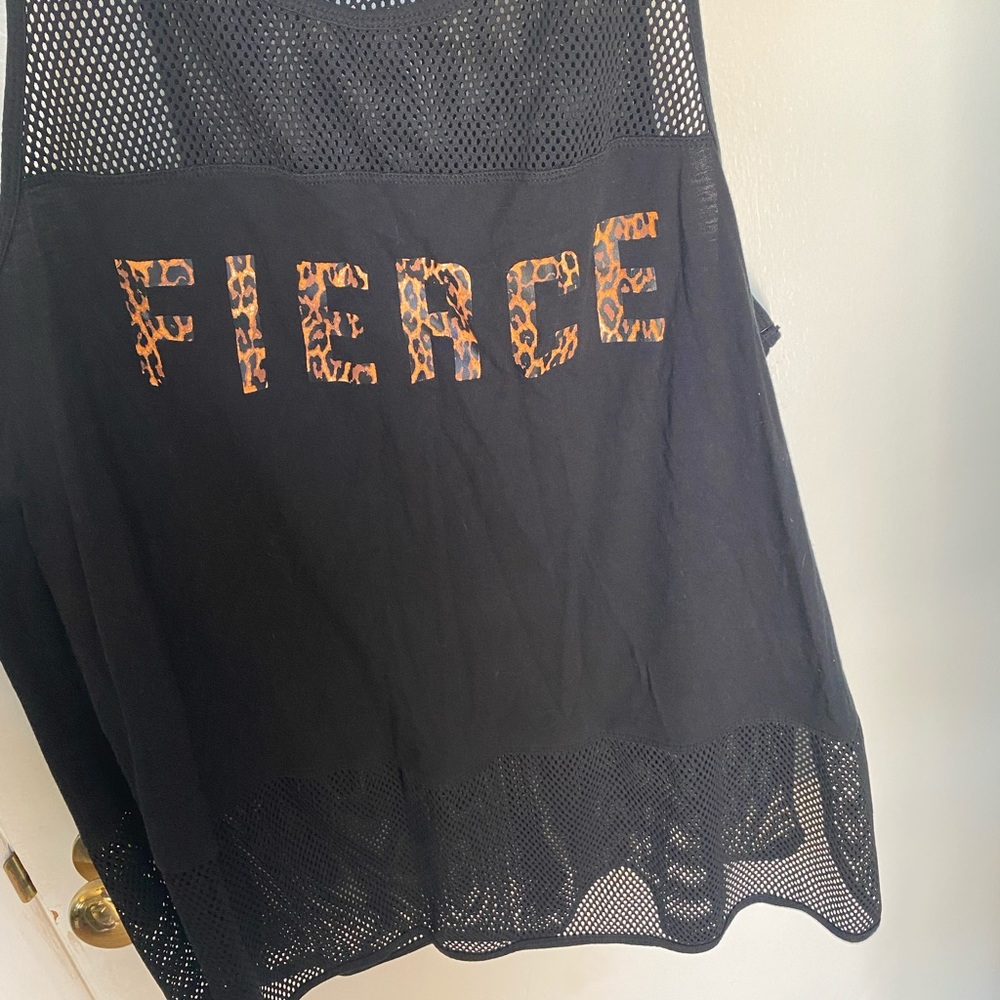 Torrid active top